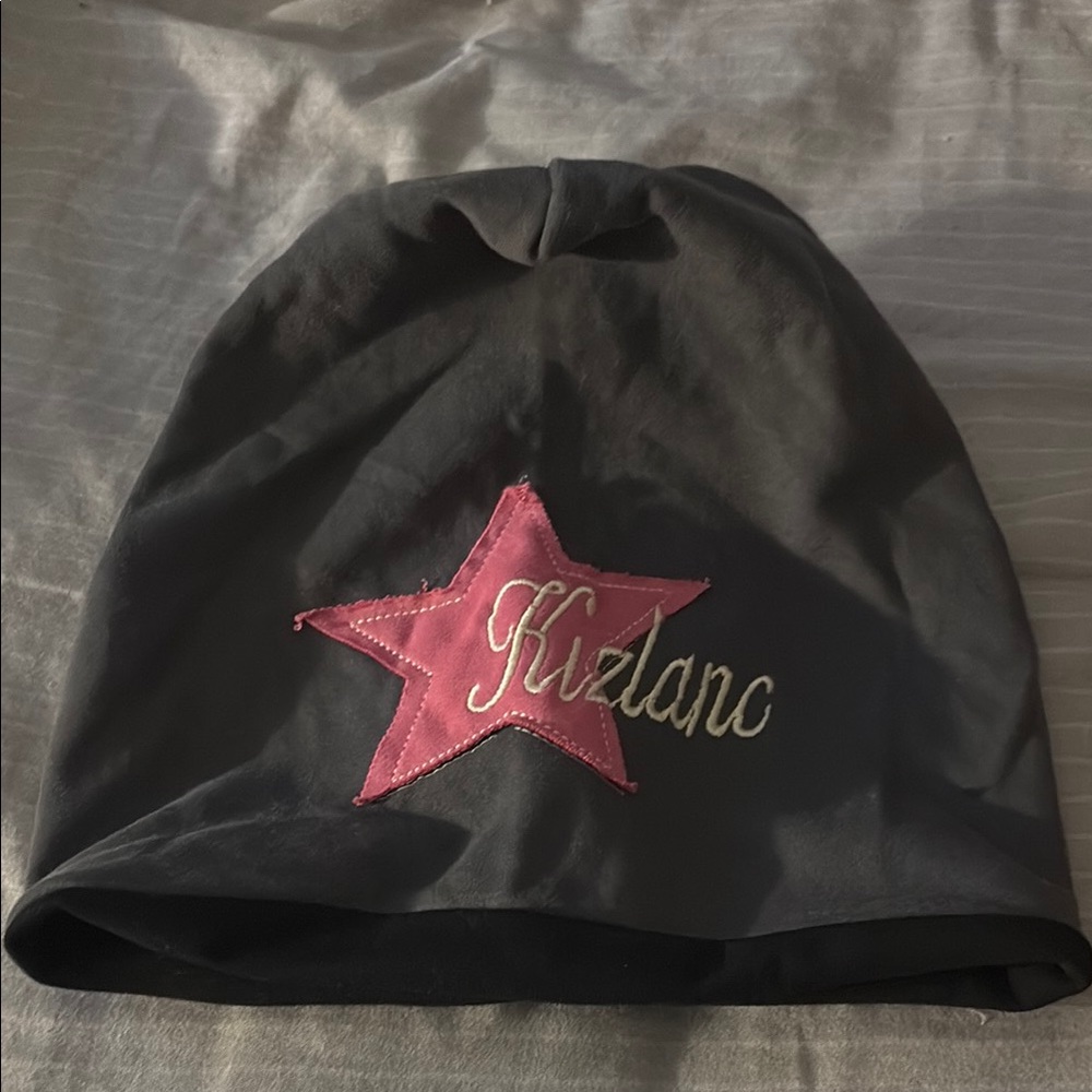 SHEIN Dark Gray Beanie with Pink Star